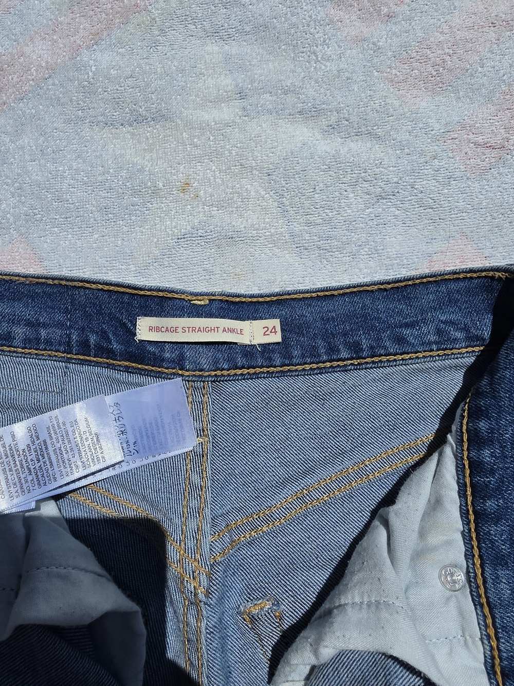 Levi's Medium Blue Ribcage Straight Ankle Jeans